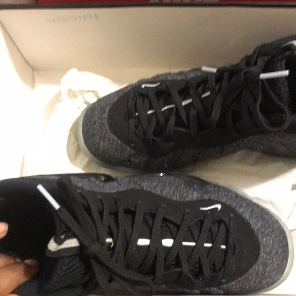 I'm selling shoes worn only twice - Picture 3 of 4